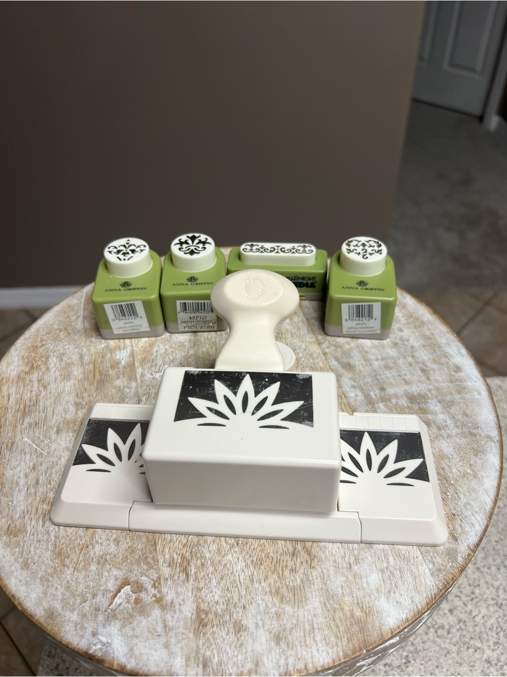 Anna Griffin Green Decorative Paper Punch Set - with a Martha Stewart Edge Punch